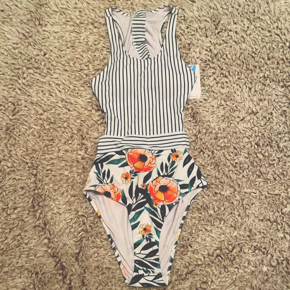 Cupshe swimsuit